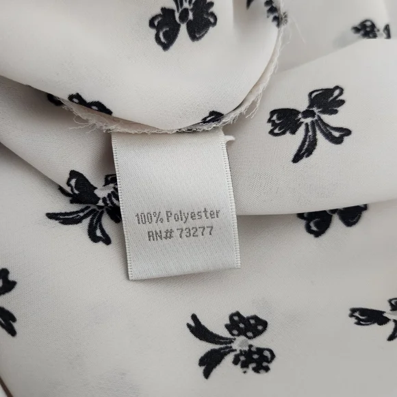 LC Lauren Conrad Cream Blouse with Black Bow Pattern, size M - Picture 6 of 7